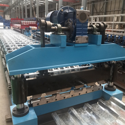 Metallfarbstahl galvanisierte 686 Ibr das Dach-Platten-die Rolle, die Maschine für Baumaterialien bildet