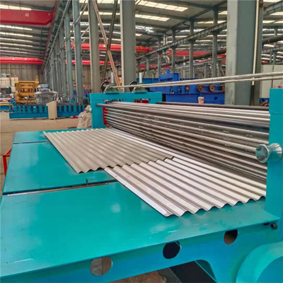 Gang-Antrieb runzelte die Rolle, die Maschine 12m/Min Coloe Steel Material herstellt