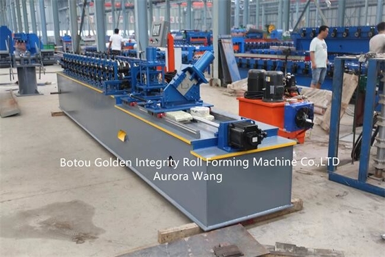Stahlfeld-Bolzen- und Bahn-Maschinen0.3-1.2mm Trockenmauerprofilmaschine
