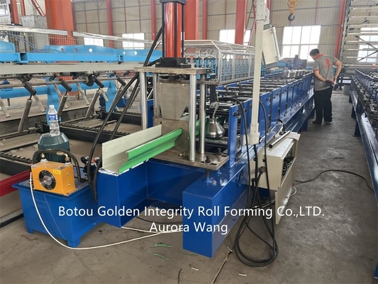 Nahtlose Downspout-Rolle JCX-Dach-Ridge Cap Roll Forming Machines, die Maschine bildet