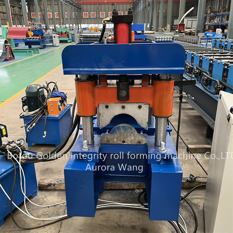 Gute Qualitäts-Dach-blinkende Rolle, welche die Maschinen-Kanten machen das Abdeckungs-Metallblitzen Ridge Capping Roll Forming Machines bildet